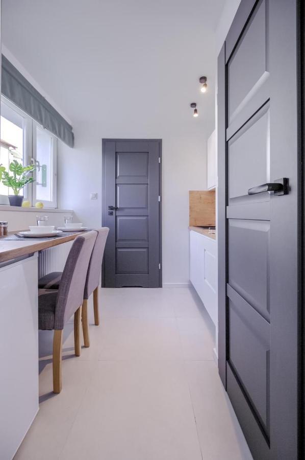 דירות פילה Niron Apartament Dabrowskiego מראה חיצוני תמונה